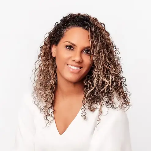 Esthephany is the heart and founder of Hope & Wellbeing Hu Esthephany - founder