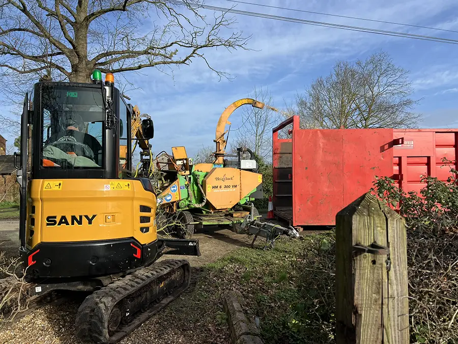 Contract chipping Contract chipping